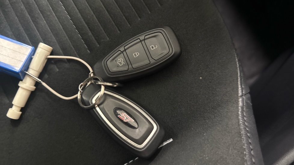 Ford Puma ST 1.5 EcoBoost ST 5dr Petrol Hatchback - Image 20