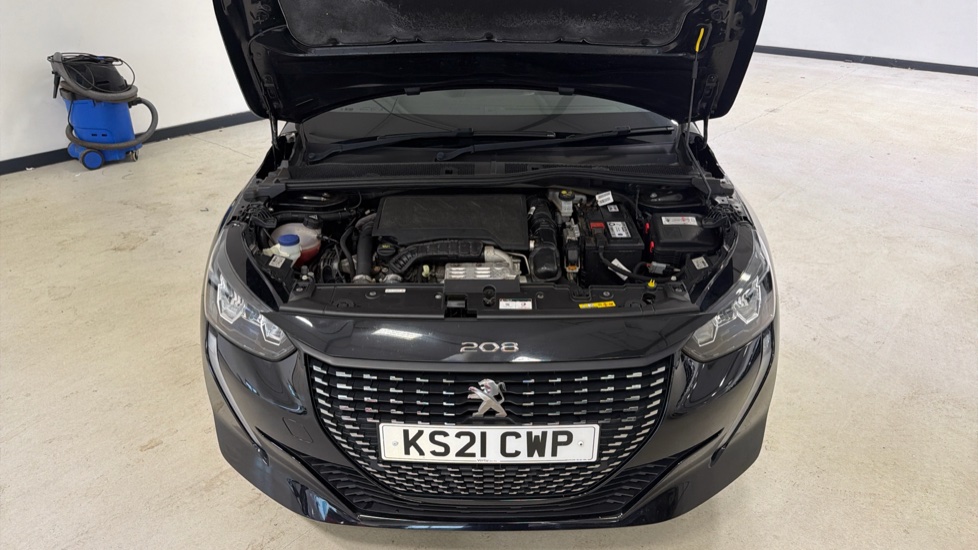 Peugeot 208 1.2 PureTech 100 Allure 5dr Petrol Hatchback - Image 8
