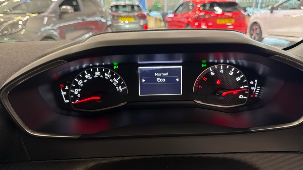 Peugeot 208 1.2 PureTech 100 Allure 5dr Petrol Hatchback - Image 32