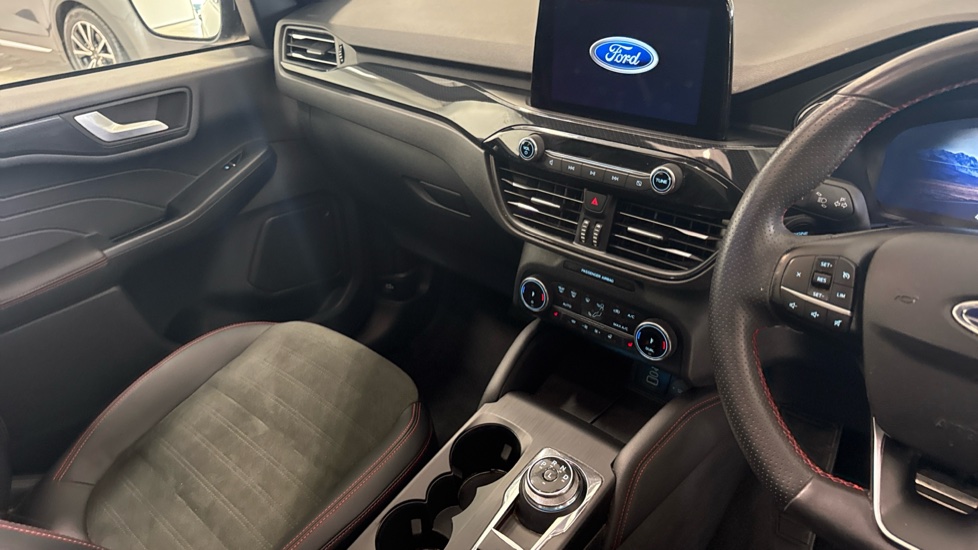 Ford Kuga 2.5 FHEV ST-Line X Edition 5dr CVT Hybrid Estate - Image 14