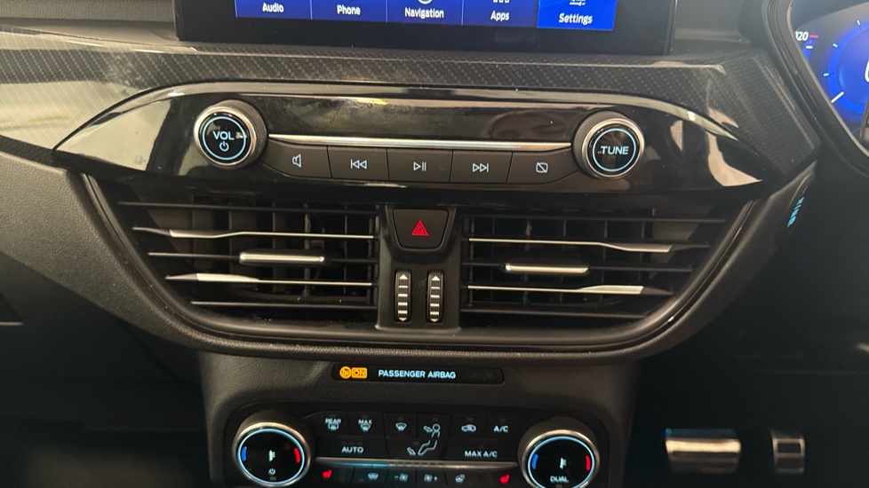 Ford Kuga 2.5 FHEV ST-Line X Edition 5dr CVT Hybrid Estate - Image 29