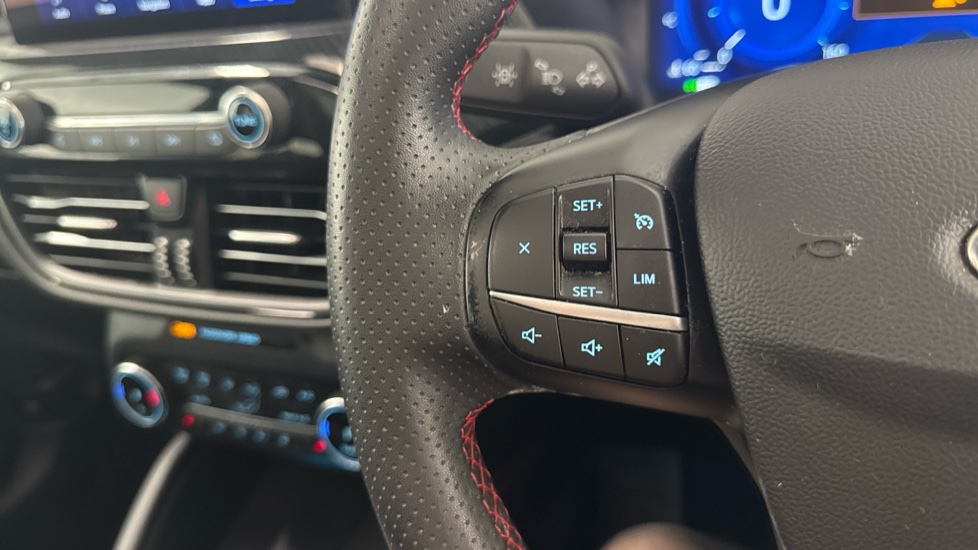 Ford Kuga 2.5 FHEV ST-Line X Edition 5dr CVT Hybrid Estate - Image 35