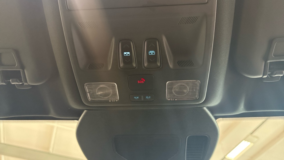 Ford Kuga 2.5 FHEV ST-Line X Edition 5dr CVT Hybrid Estate - Image 45