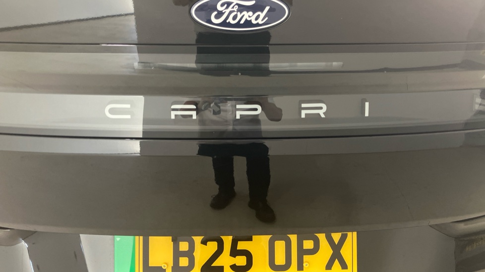 Ford Capri 210kW Premium 77kWh 5dr Auto Electric Estate - Image 43