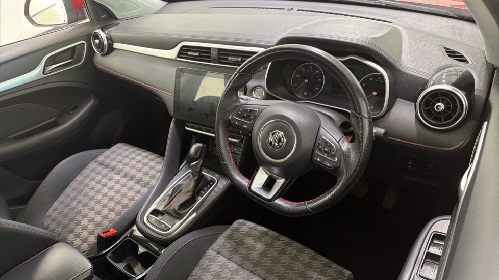 MG ZS 1.0T GDi Excite 5dr DCT Petrol Hatchback - Image 11