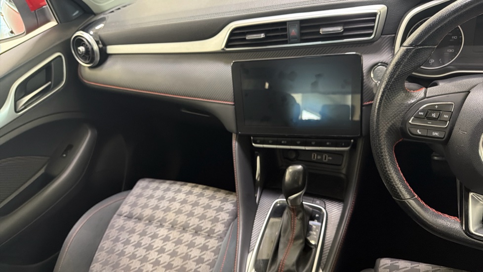 MG ZS 1.0T GDi Excite 5dr DCT Petrol Hatchback - Image 14
