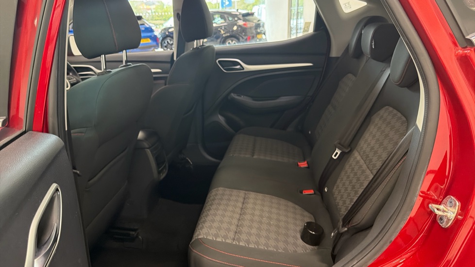 MG ZS 1.0T GDi Excite 5dr DCT Petrol Hatchback - Image 16