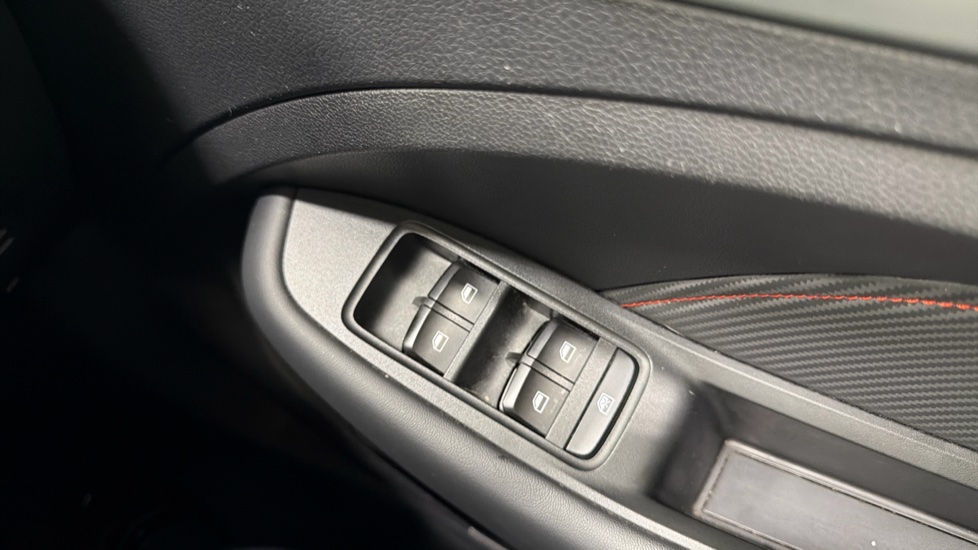 MG ZS 1.0T GDi Excite 5dr DCT Petrol Hatchback - Image 24