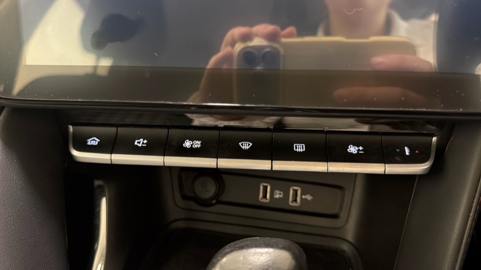 MG ZS 1.0T GDi Excite 5dr DCT Petrol Hatchback - Image 27