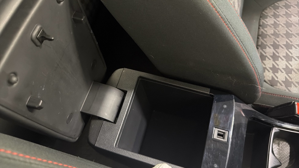 MG ZS 1.0T GDi Excite 5dr DCT Petrol Hatchback - Image 32