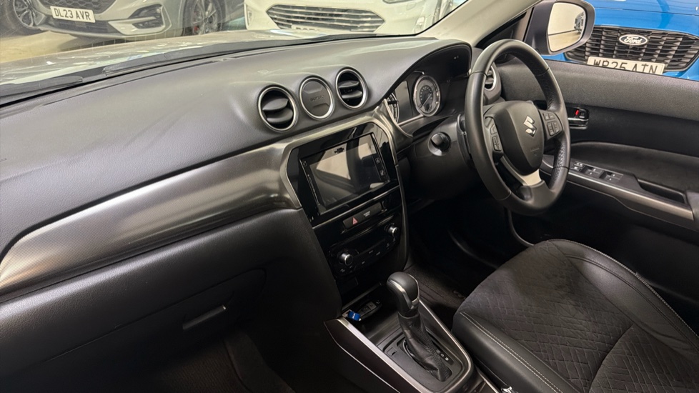 Suzuki Vitara 1.5 Hybrid SZ5 5dr AGS Hybrid Estate - Image 9