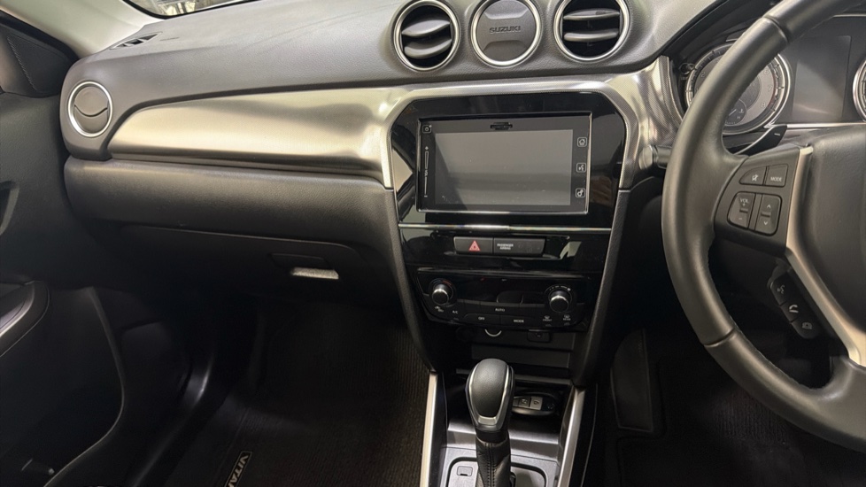 Suzuki Vitara 1.5 Hybrid SZ5 5dr AGS Hybrid Estate - Image 14