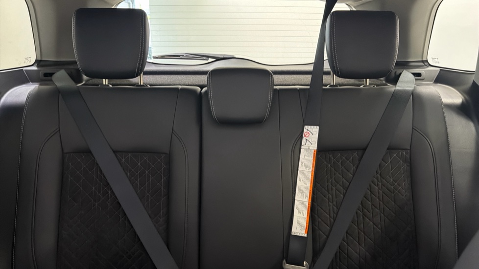 Suzuki Vitara 1.5 Hybrid SZ5 5dr AGS Hybrid Estate - Image 15
