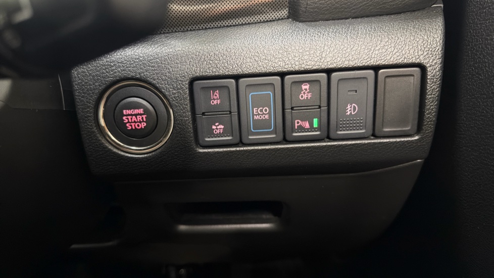 Suzuki Vitara 1.5 Hybrid SZ5 5dr AGS Hybrid Estate - Image 36