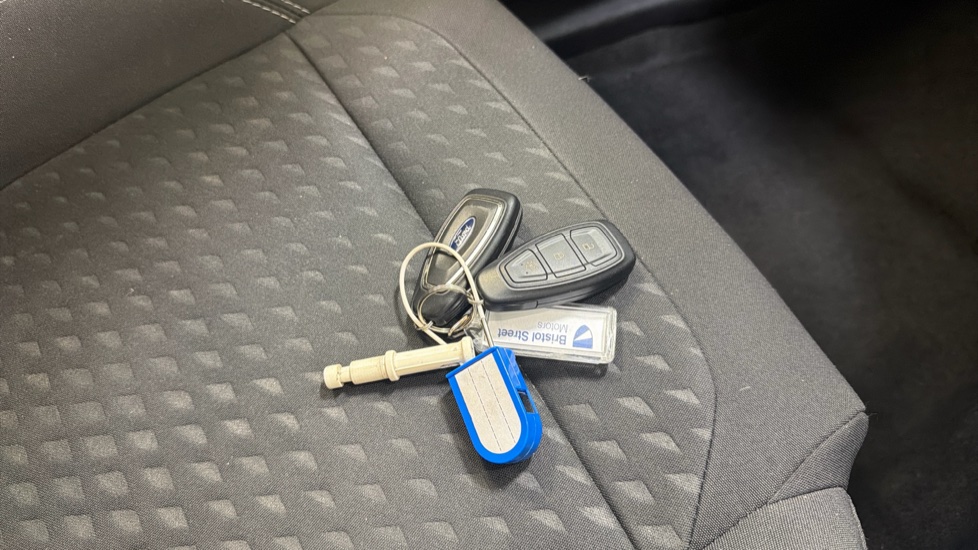 Ford Fiesta 1.0 EcoBoost 95 Titanium 5dr Petrol Hatchback - Image 20