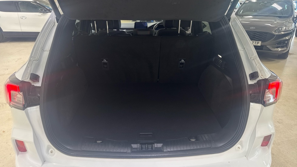 Ford Kuga 2.0 EcoBlue mHEV ST-Line Edition 5dr Diesel Estate - Image 4