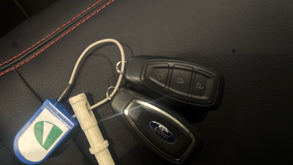 Ford Kuga 2.0 EcoBlue mHEV ST-Line Edition 5dr Diesel Estate - Image 19