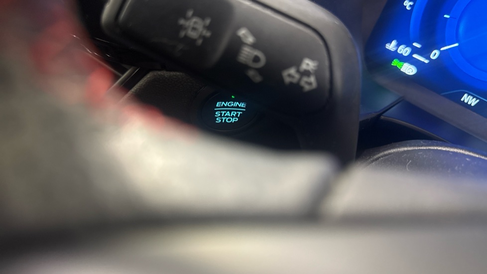 Ford Kuga 2.0 EcoBlue mHEV ST-Line Edition 5dr Diesel Estate - Image 41