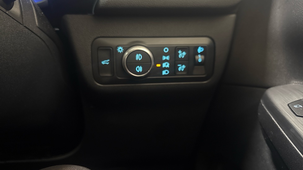 Ford Kuga 2.0 EcoBlue mHEV ST-Line Edition 5dr Diesel Estate - Image 43