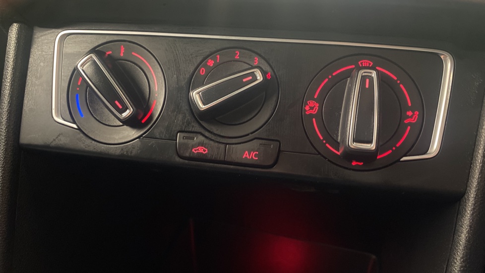 Volkswagen Polo 1.0 Match Edition 3dr Petrol Hatchback - Image 33