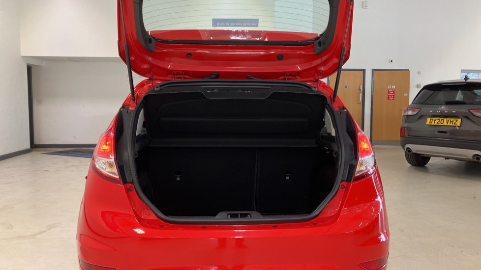 Ford Fiesta 1.0 EcoBoost Zetec 5dr Petrol Hatchback - Image 4