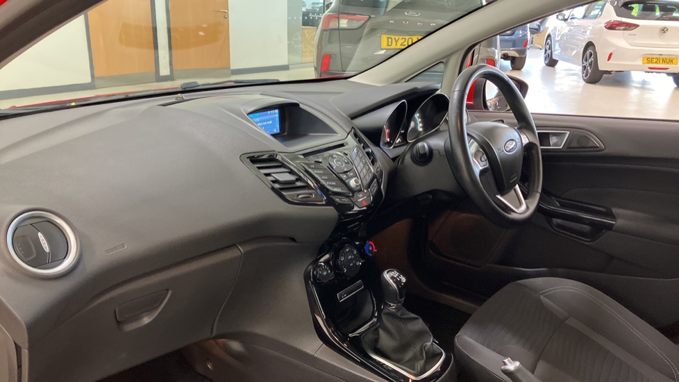 Ford Fiesta 1.0 EcoBoost Zetec 5dr Petrol Hatchback - Image 9