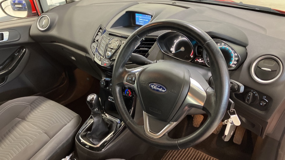 Ford Fiesta 1.0 EcoBoost Zetec 5dr Petrol Hatchback - Image 11