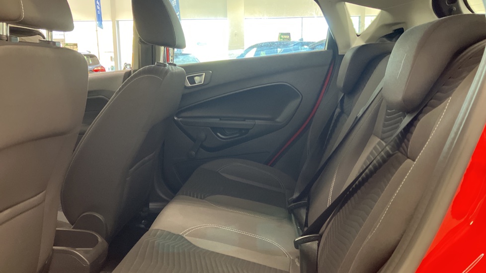 Ford Fiesta 1.0 EcoBoost Zetec 5dr Petrol Hatchback - Image 16