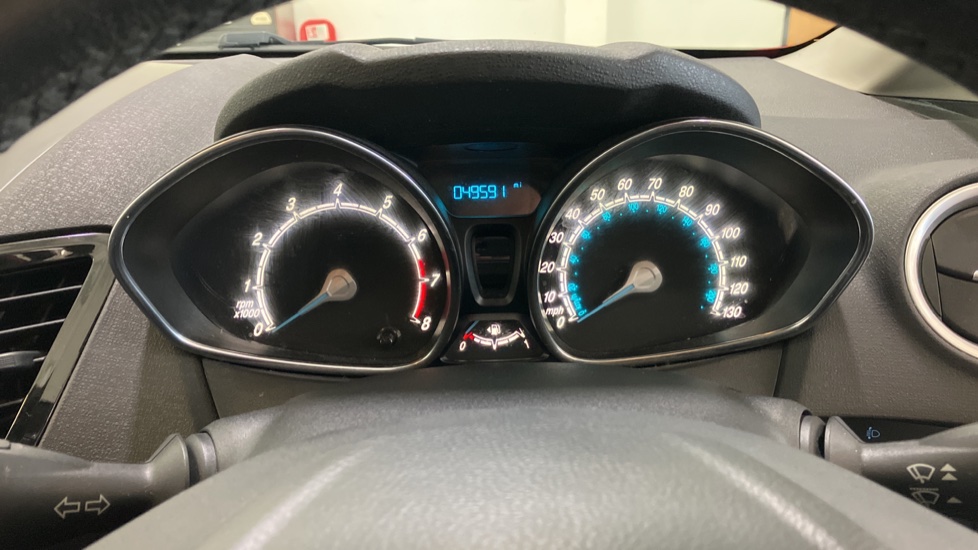 Ford Fiesta 1.0 EcoBoost Zetec 5dr Petrol Hatchback - Image 18