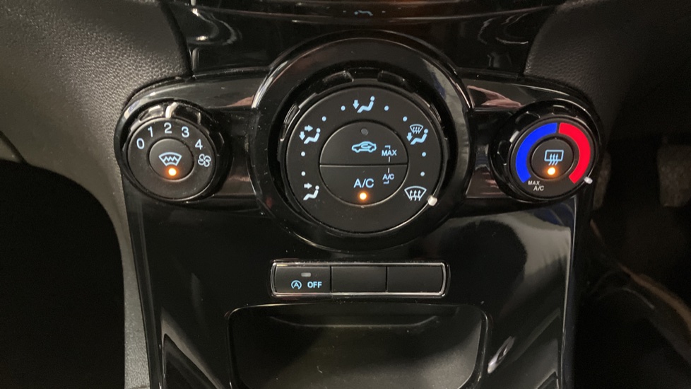 Ford Fiesta 1.0 EcoBoost Zetec 5dr Petrol Hatchback - Image 22