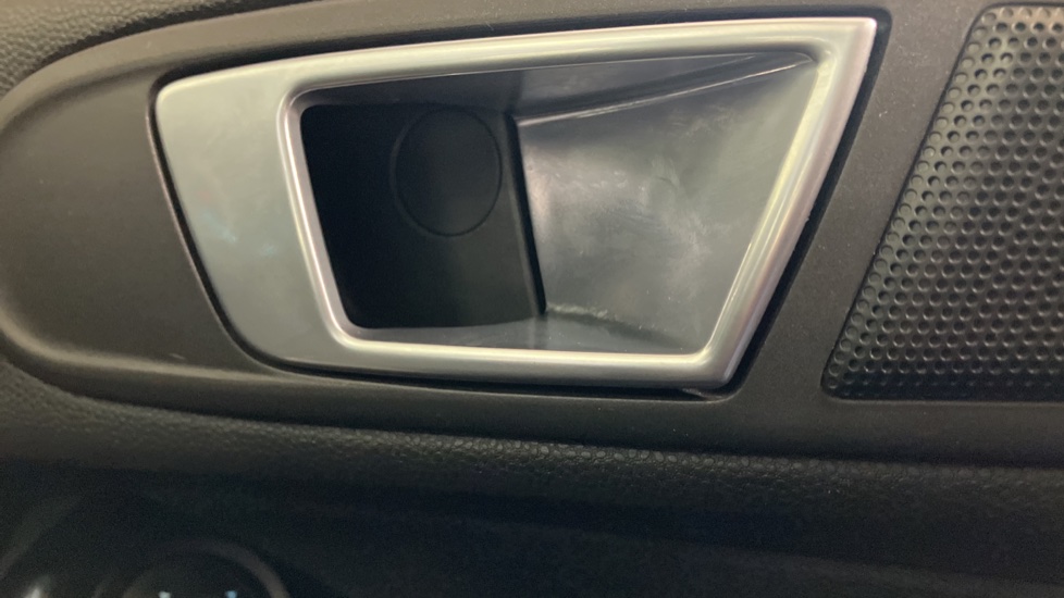 Ford Fiesta 1.0 EcoBoost Zetec 5dr Petrol Hatchback - Image 30