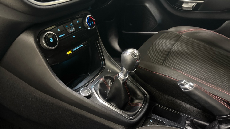 Ford Puma 1.0 EcoBoost Hybrid mHEV ST-Line 5dr Petrol Hatchback - Image 13