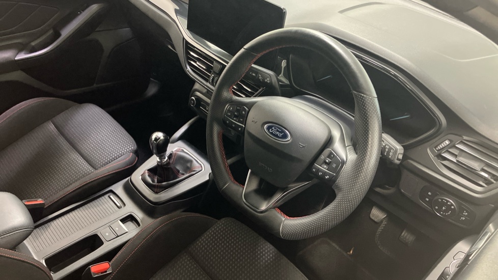 Ford Focus 1.0 EcoBoost ST-Line 5dr Petrol Hatchback - Image 11