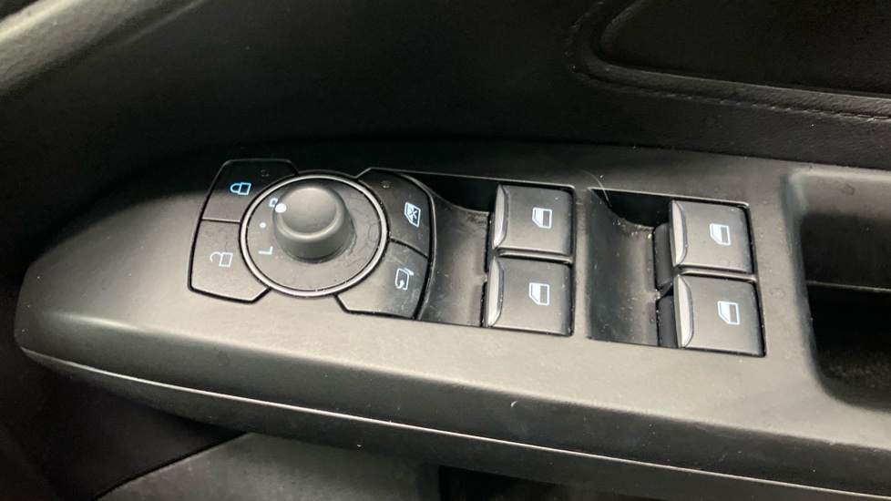 Ford Focus 1.0 EcoBoost ST-Line 5dr Petrol Hatchback - Image 35