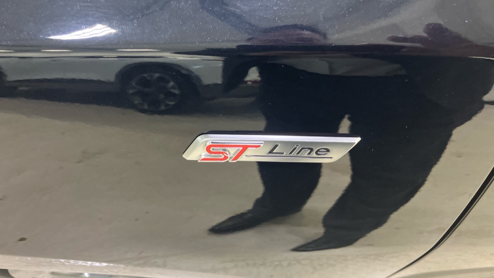 Ford Focus 1.0 EcoBoost ST-Line 5dr Petrol Hatchback - Image 39