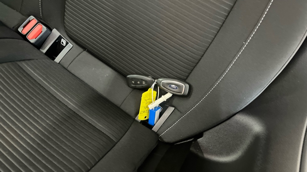 Ford Focus 1.5 EcoBlue Titanium Style 5dr Diesel Hatchback - Image 20