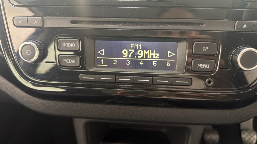 Volkswagen Up 1.0 Move Up 5dr Petrol Hatchback - Image 21