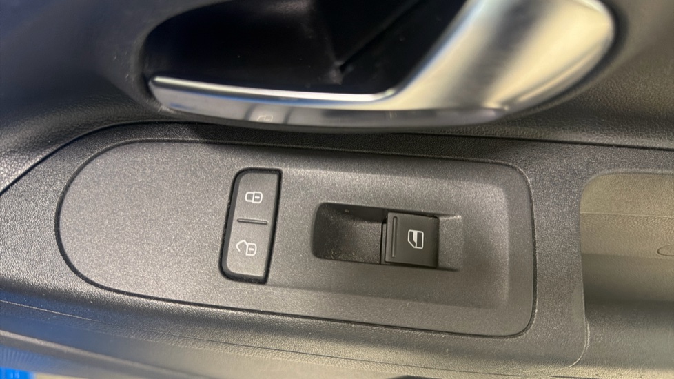 Volkswagen Up 1.0 Move Up 5dr Petrol Hatchback - Image 27