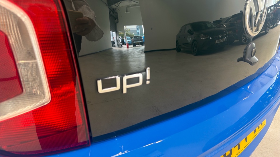 Volkswagen Up 1.0 Move Up 5dr Petrol Hatchback - Image 30