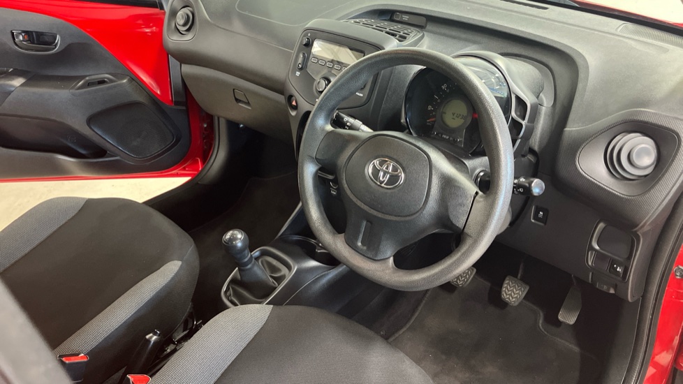 Toyota Aygo 1.0 VVT-i X 5dr Petrol Hatchback - Image 11