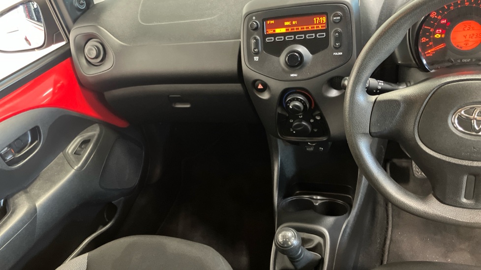 Toyota Aygo 1.0 VVT-i X 5dr Petrol Hatchback - Image 14