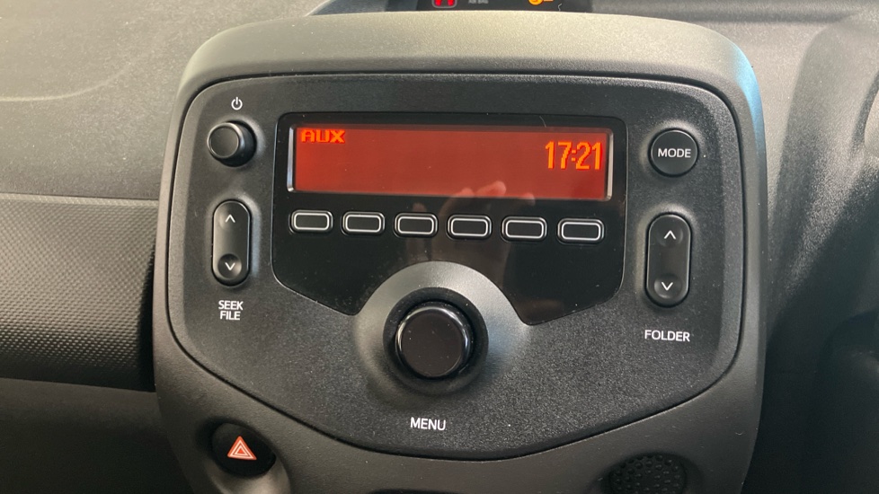 Toyota Aygo 1.0 VVT-i X 5dr Petrol Hatchback - Image 25