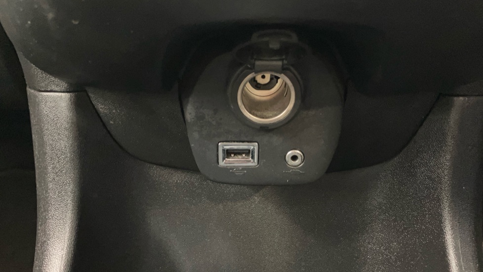 Toyota Aygo 1.0 VVT-i X 5dr Petrol Hatchback - Image 28