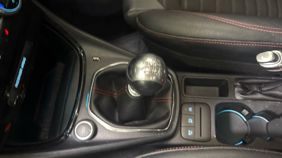 Ford Puma 1.0 EcoBoost Hybrid mHEV ST-Line X 5dr Petrol Hatchback - Image 13