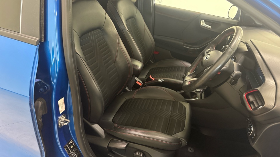 Ford Puma 1.0 EcoBoost Hybrid mHEV ST-Line X 5dr Petrol Hatchback - Image 43