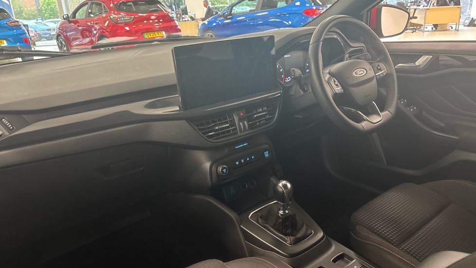 Ford Focus 1.0 EcoBoost 125 ST-Line Edition 5dr Petrol Hatchback - Image 9