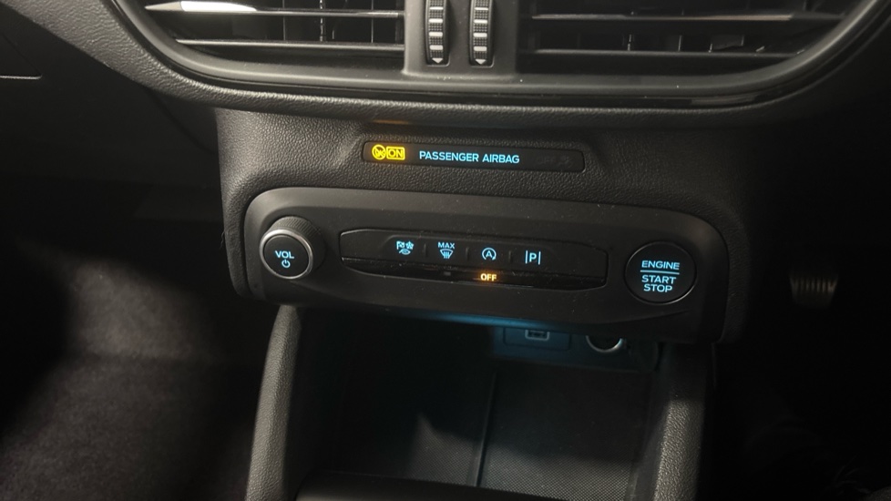 Ford Focus 1.0 EcoBoost 125 ST-Line Edition 5dr Petrol Hatchback - Image 40