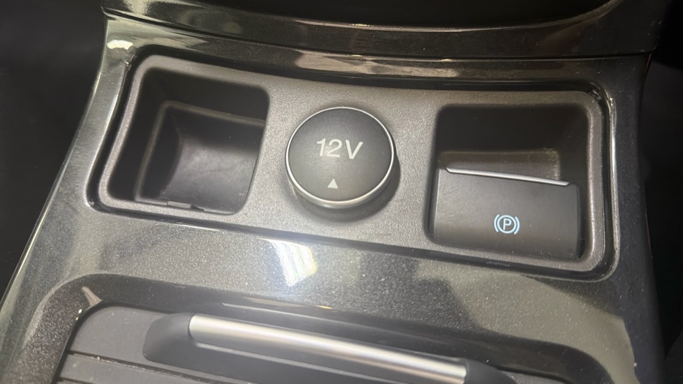 Ford Kuga 1.5 EcoBoost 176 Titanium X 5dr Auto Petrol Estate - Image 34