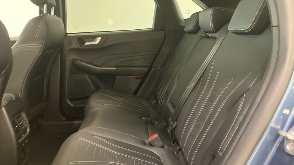Ford Kuga 2.5 FHEV Vignale 5dr CVT Hybrid Estate - Image 16
