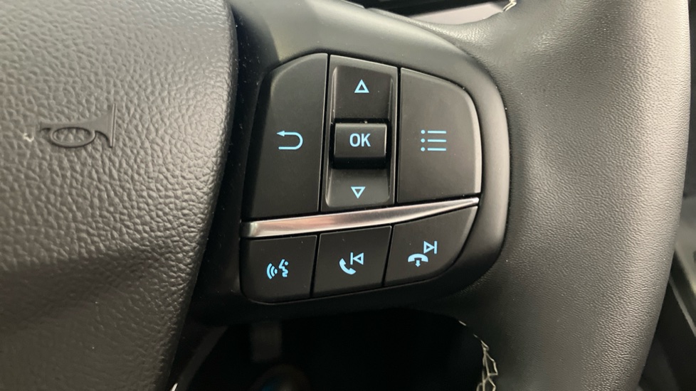 Ford Kuga 2.5 FHEV Vignale 5dr CVT Hybrid Estate - Image 35
